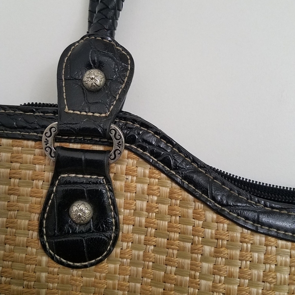🌸$8 Straw/Crochet Tan and Black Handbag - Picture 13 of 14
